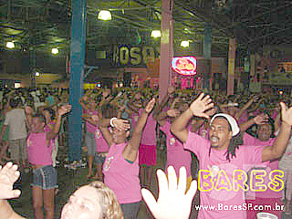 Ensaio na quadra da Sociedade Rosas de Ouro Ensaio na quadra da Sociedade Rosas de Ouro