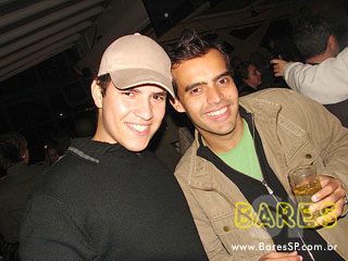 Quinta com música ao vivo no Mercearia Quinta com música ao vivo no Mercearia