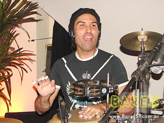 Quinta com música ao vivo no Mercearia Quinta com música ao vivo no Mercearia