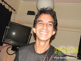 Quinta com música ao vivo no Mercearia Quinta com música ao vivo no Mercearia