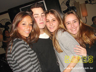 Quinta com música ao vivo no Mercearia Quinta com música ao vivo no Mercearia