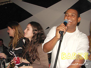 Quinta com música ao vivo no Mercearia Quinta com música ao vivo no Mercearia