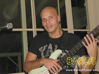 Quinta com música ao vivo no Mercearia Quinta com música ao vivo no Mercearia