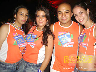 Chiclete com Banana no aniversário do Santa Aldeia Chiclete com Banana no aniversário do Santa Aldeia