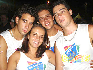 Chiclete com Banana no aniversário do Santa Aldeia Chiclete com Banana no aniversário do Santa Aldeia