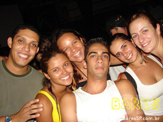 Rosas de Ouro no Armazém da Vila Rosas de Ouro no Armazém da Vila