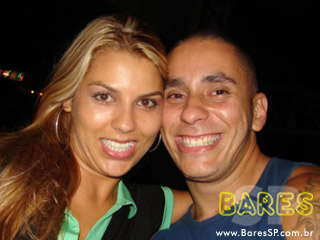 Rosas de Ouro no Armazém da Vila Rosas de Ouro no Armazém da Vila