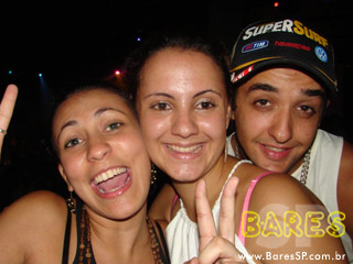 Rosas de Ouro no Armazém da Vila Rosas de Ouro no Armazém da Vila