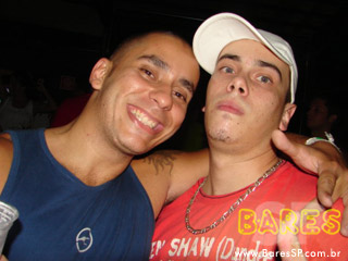 Rosas de Ouro no Armazém da Vila Rosas de Ouro no Armazém da Vila