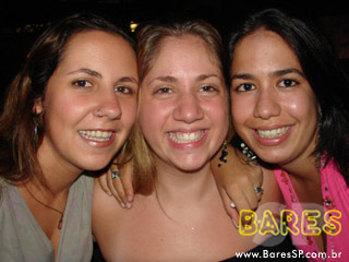 Rosas de Ouro no Armazém da Vila Rosas de Ouro no Armazém da Vila