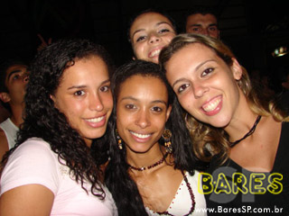 Rosas de Ouro no Armazém da Vila Rosas de Ouro no Armazém da Vila