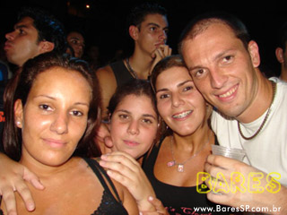 Rosas de Ouro no Armazém da Vila Rosas de Ouro no Armazém da Vila