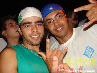 Rosas de Ouro no Armazém da Vila Rosas de Ouro no Armazém da Vila