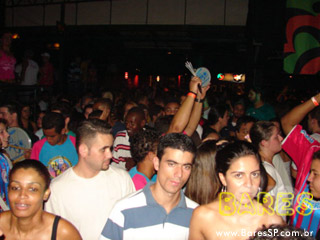 Rosas de Ouro no Armazém da Vila Rosas de Ouro no Armazém da Vila