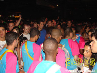 Rosas de Ouro no Armazém da Vila Rosas de Ouro no Armazém da Vila