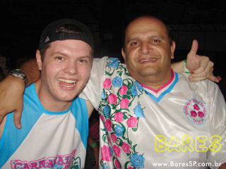 Rosas de Ouro no Armazém da Vila Rosas de Ouro no Armazém da Vila