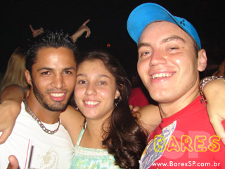 Rosas de Ouro no Armazém da Vila Rosas de Ouro no Armazém da Vila