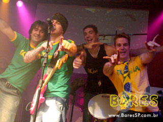 Domingo com Pagode no Armazém da Vila Domingo com Pagode no Armazém da Vila