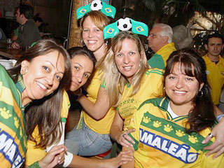 Torcida Amarula - Jogo Brasil x França no Chácara Santa Cecília Torcida Amarula - Jogo Brasil x França no Chácara Santa Cecília