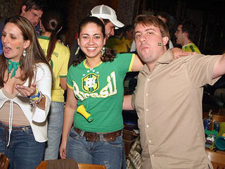 Torcida Amarula - Jogo Brasil x França no Chácara Santa Cecília Torcida Amarula - Jogo Brasil x França no Chácara Santa Cecília