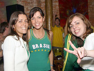 Torcida Amarula - Jogo Brasil x França no Chácara Santa Cecília Torcida Amarula - Jogo Brasil x França no Chácara Santa Cecília