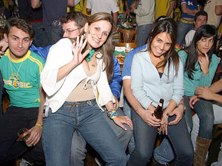 Torcida Amarula - Jogo Brasil x França no Chácara Santa Cecília Torcida Amarula - Jogo Brasil x França no Chácara Santa Cecília