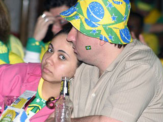 Torcida Amarula - Jogo Brasil x França no Chácara Santa Cecília Torcida Amarula - Jogo Brasil x França no Chácara Santa Cecília