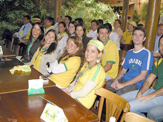 Torcida Amarula - Jogo Brasil x Gana no Chácara Santa Cecília Torcida Amarula - Jogo Brasil x Gana no Chácara Santa Cecília