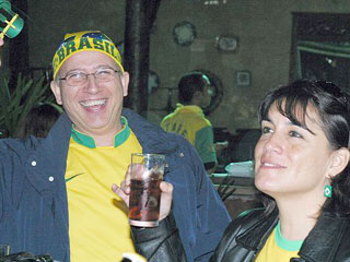 Torcida Amarula - Jogo Brasil x Gana no Chácara Santa Cecília Torcida Amarula - Jogo Brasil x Gana no Chácara Santa Cecília