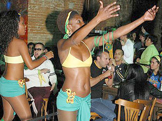 Torcida Amarula - Jogo Brasil x Gana no Chácara Santa Cecília Torcida Amarula - Jogo Brasil x Gana no Chácara Santa Cecília