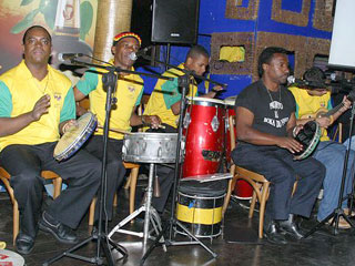 Torcida Amarula - Jogo Brasil x Gana no Chácara Santa Cecília Torcida Amarula - Jogo Brasil x Gana no Chácara Santa Cecília