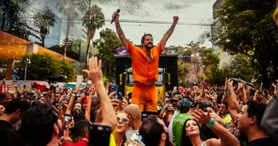 Bloco Beleza Rara, Bloco Boca e Banda Eva na Avenida Faria Lima